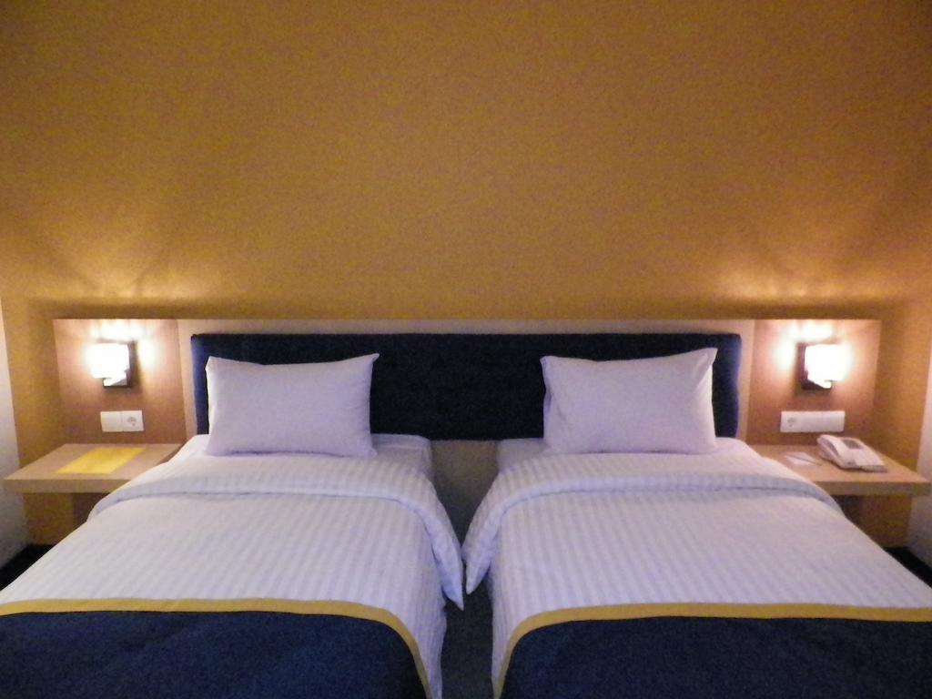 D'Best Hotel Pasar Baru Bandung Oda fotoğraf