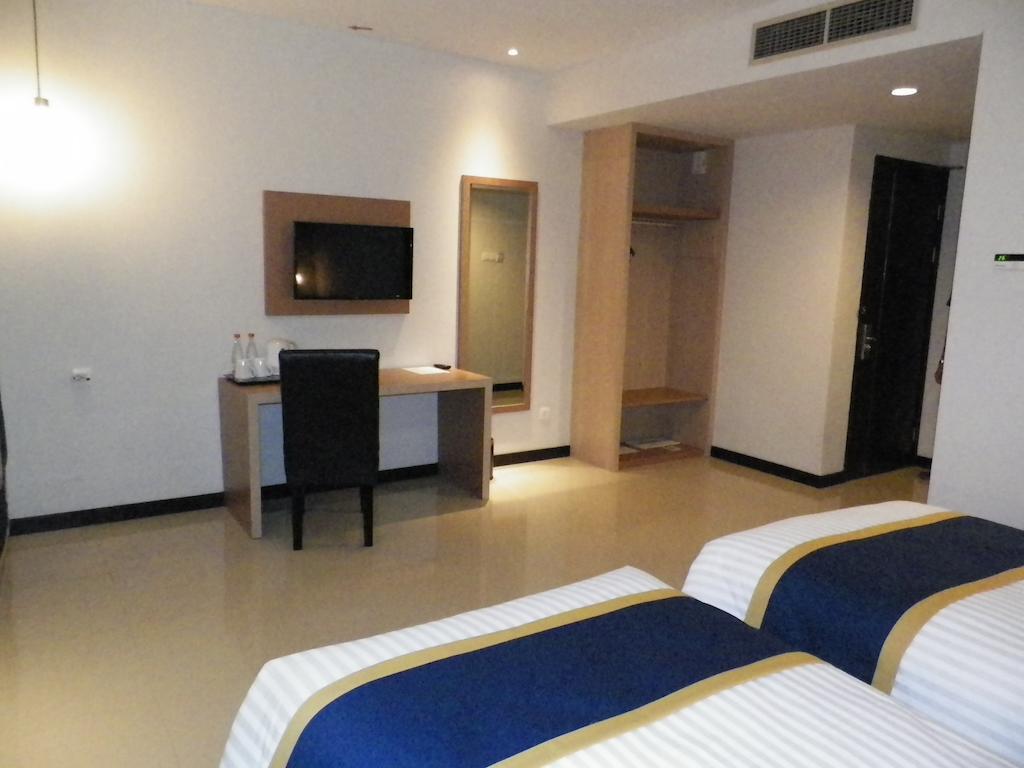D'Best Hotel Pasar Baru Bandung Dış mekan fotoğraf